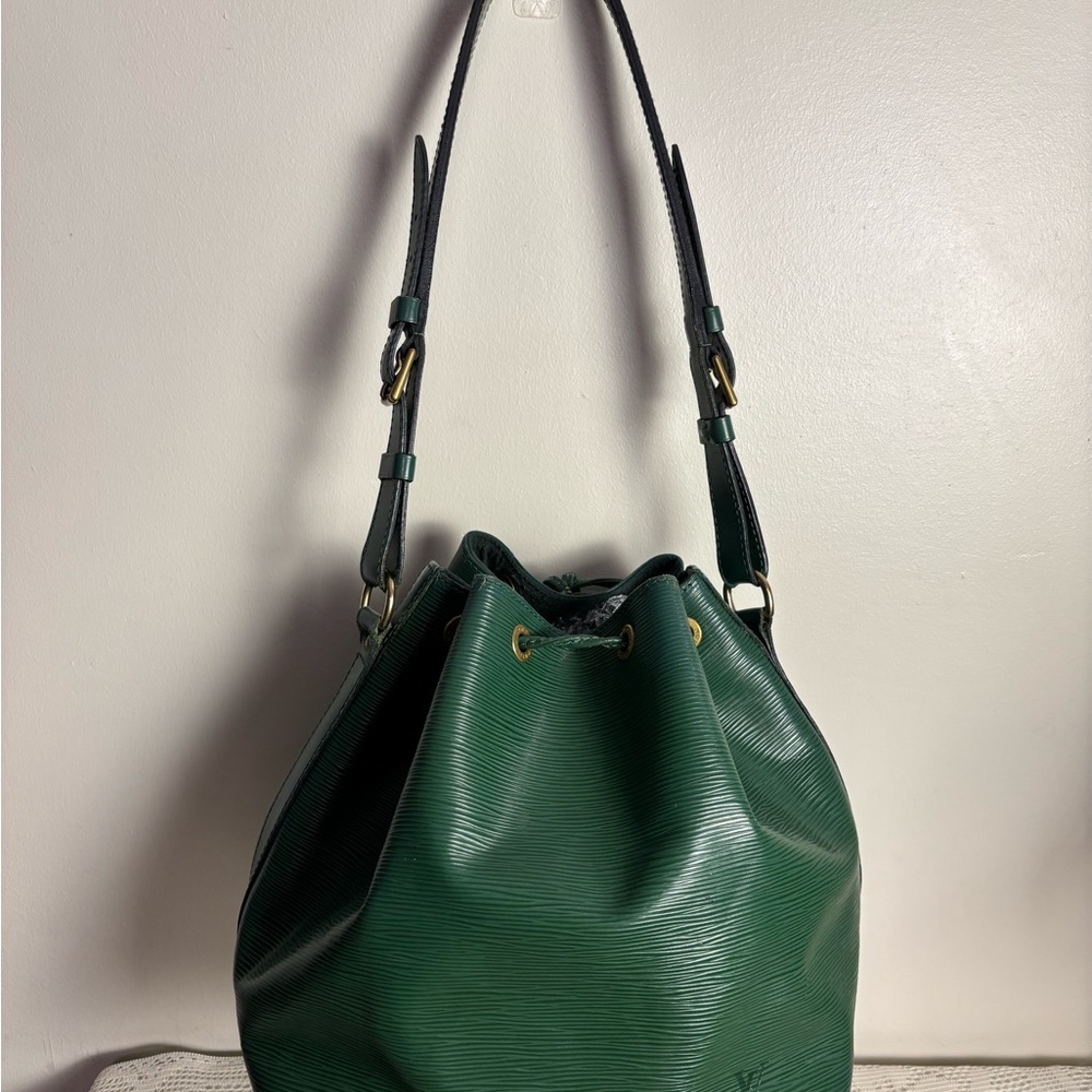 Louis Vuitton Green Epi Noe Shoulder Bag - Picture 6 of 16